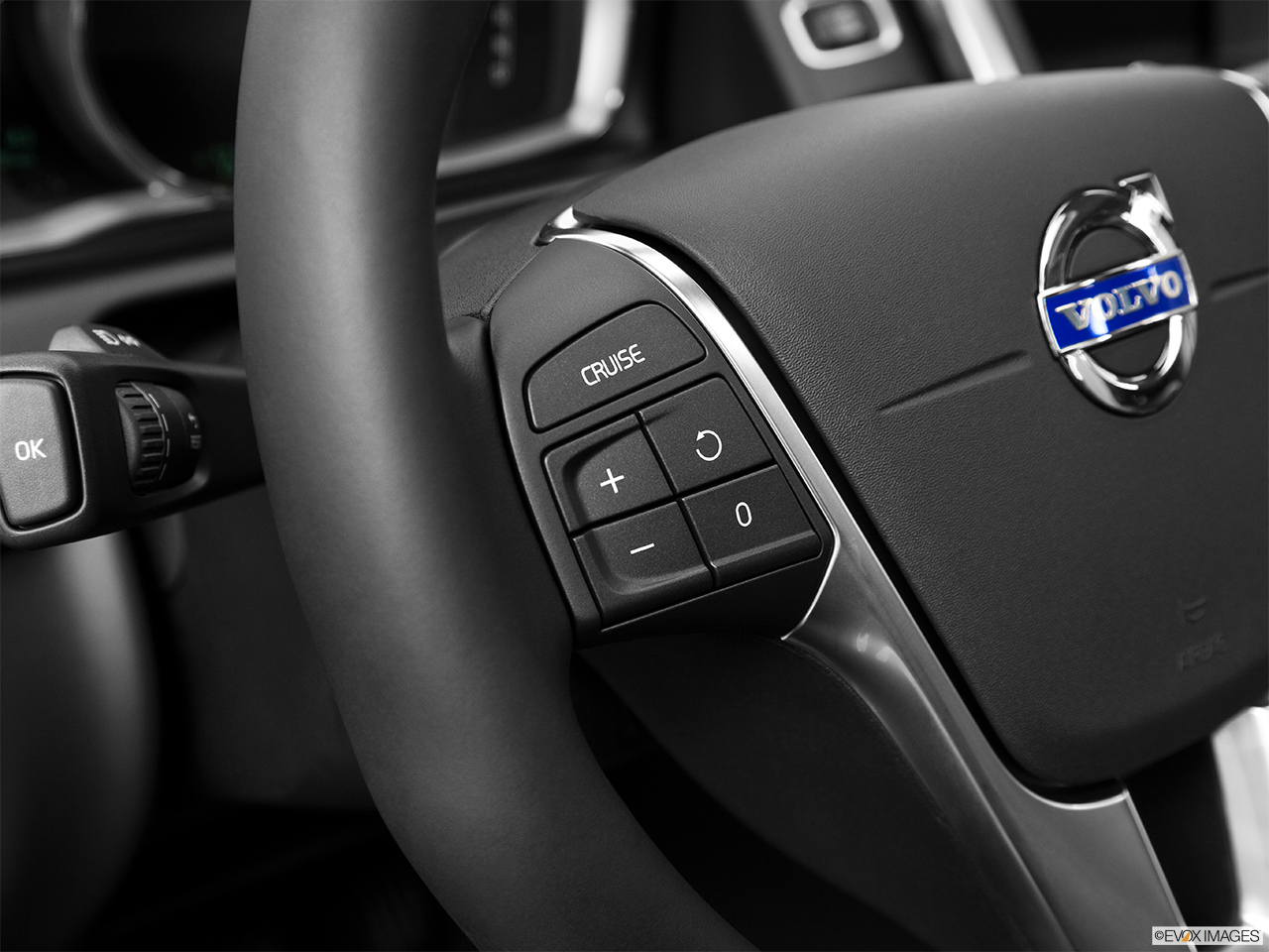 2014 Volvo XC60 T6 AWD Premier Plus Steering Wheel Controls (Left Side) 