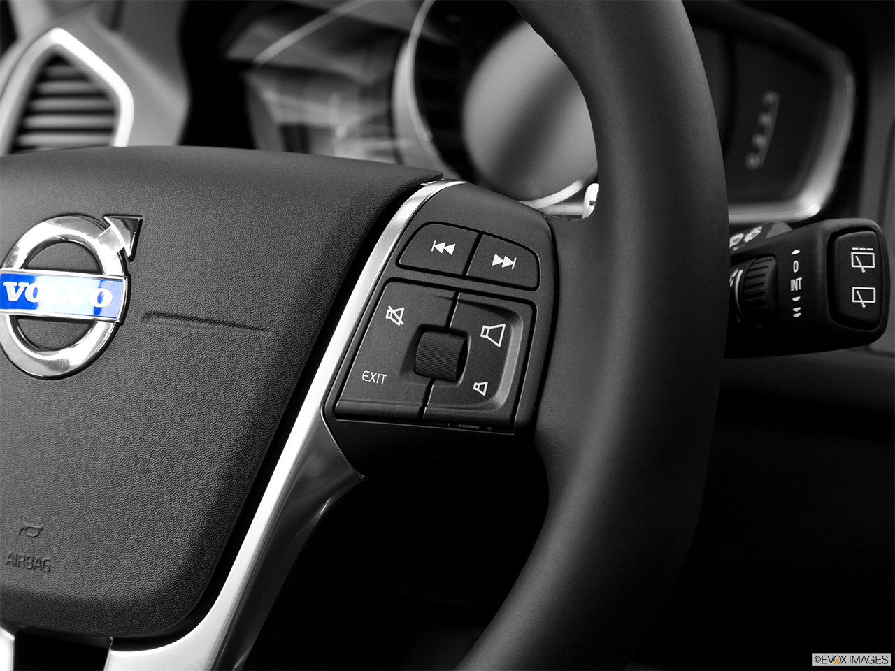 2014 Volvo XC60 T6 AWD Premier Plus Steering Wheel Controls (Right Side) 