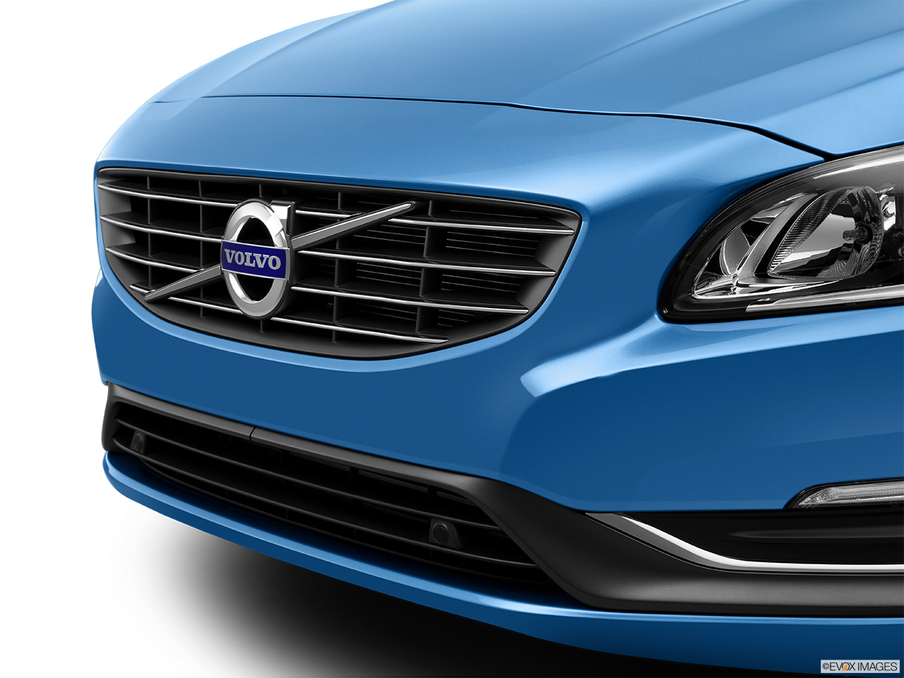 2014 Volvo S60 T5 FWD Premier Plus Close up of Grill. 