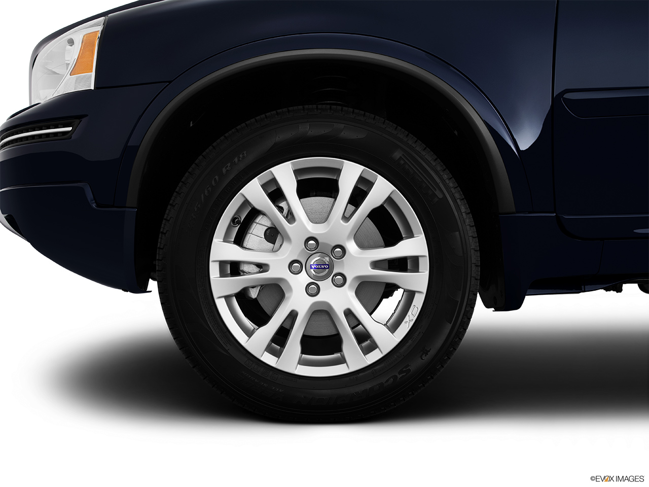 2014 Volvo XC90 3.2 FWD Premier Plus Front Drivers side wheel at profile. 