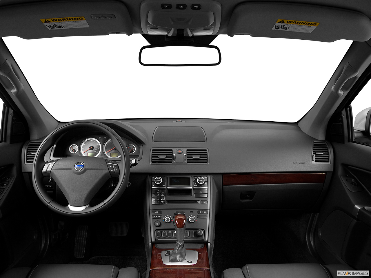 2014 Volvo XC90 3.2 FWD Premier Plus Centered wide dash shot 