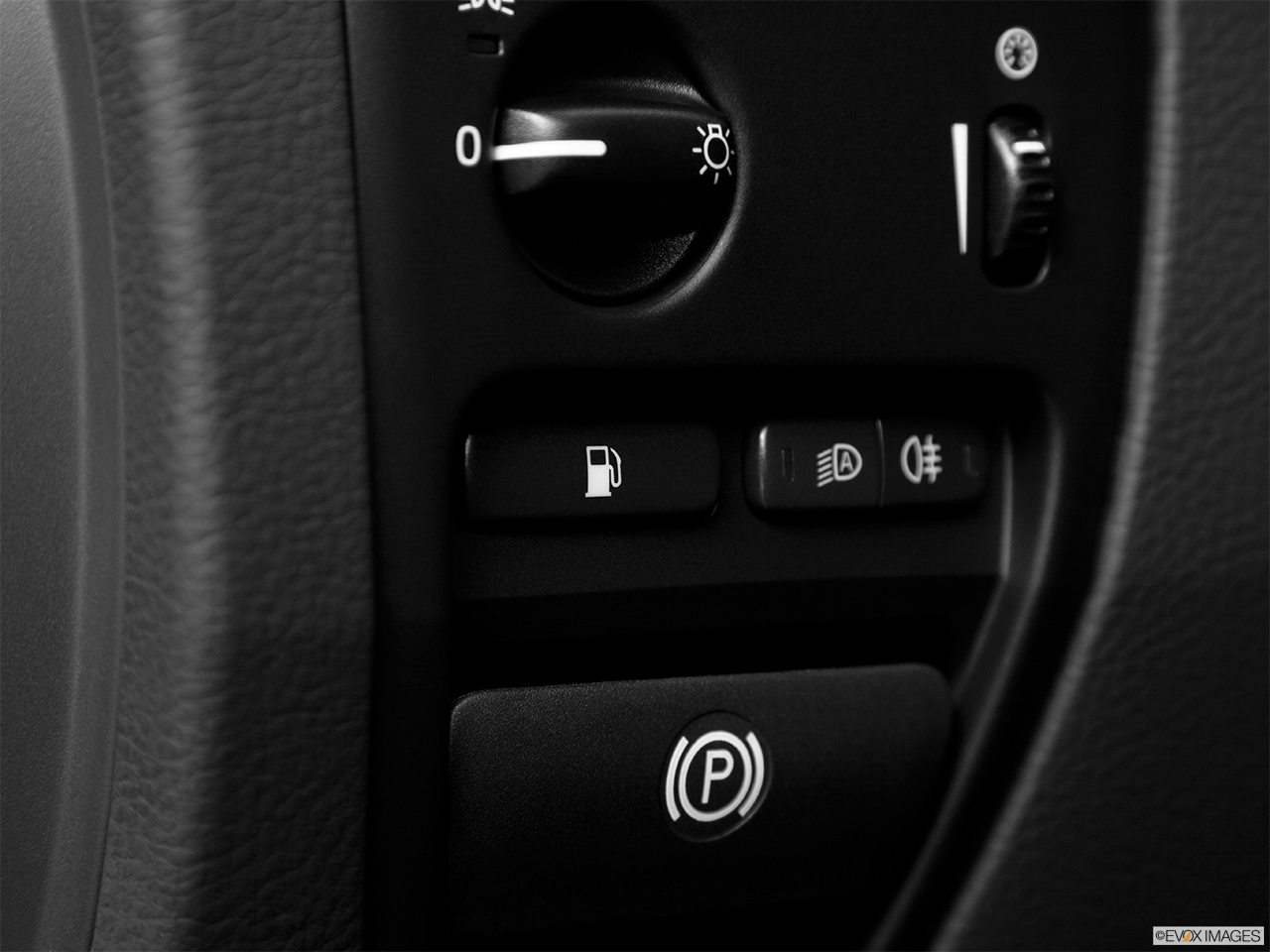 2014 Volvo XC90 3.2 FWD Premier Plus Gas cap release. 