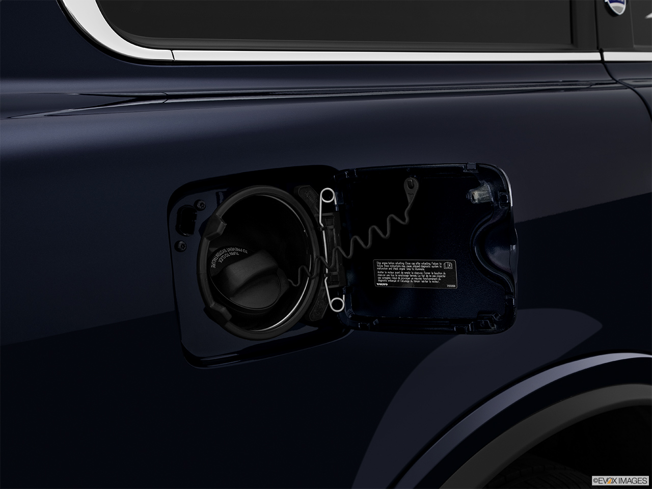 2014 Volvo XC90 3.2 FWD Premier Plus Gas cap open. 