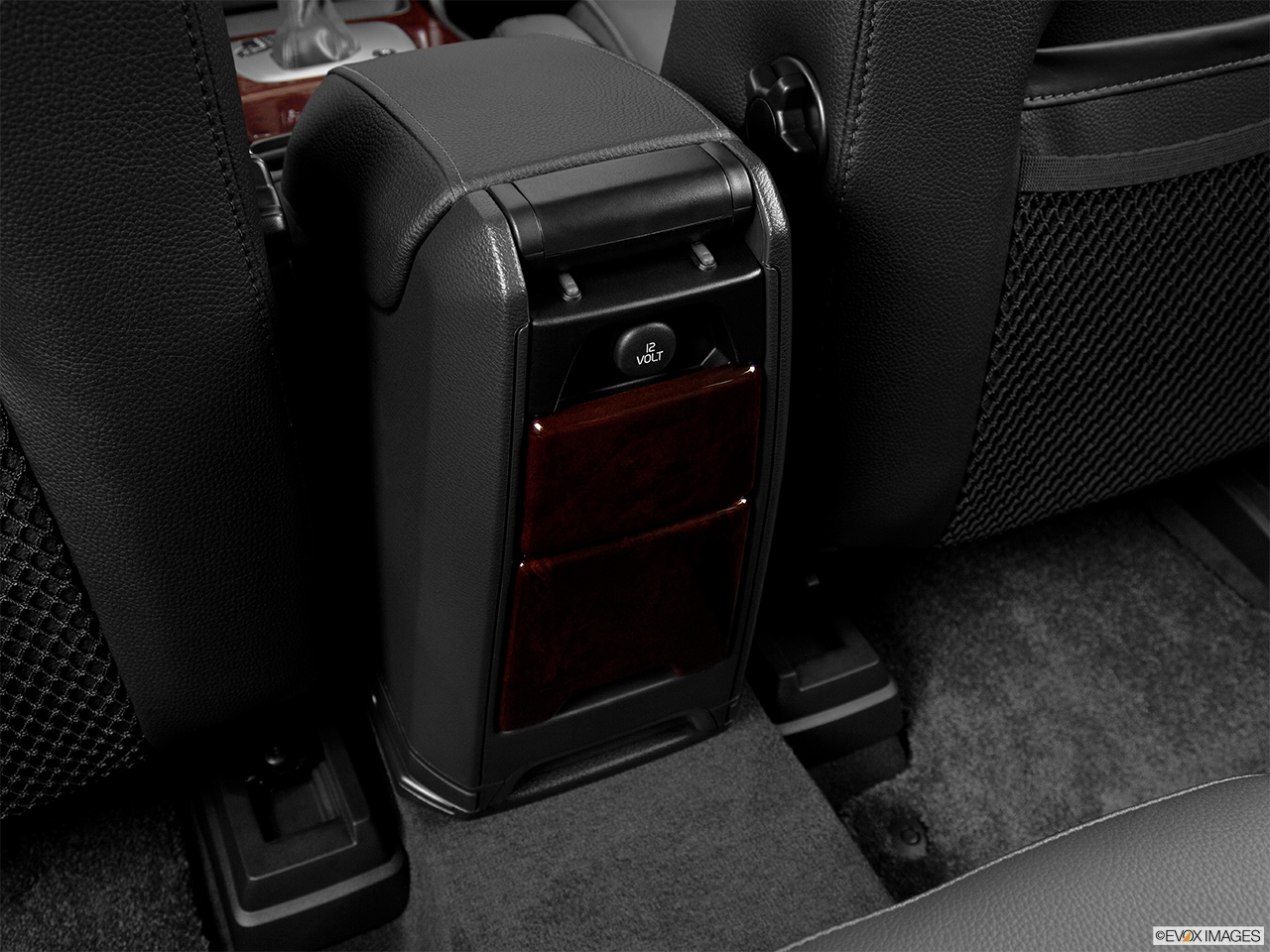 2014 Volvo XC90 3.2 FWD Premier Plus Rear A/C controls. 