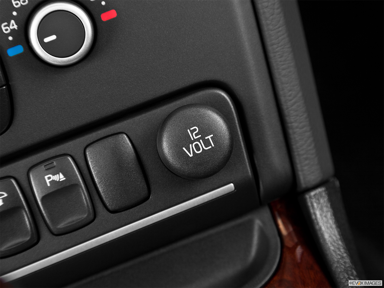2014 Volvo XC90 3.2 FWD Premier Plus Main power point. 