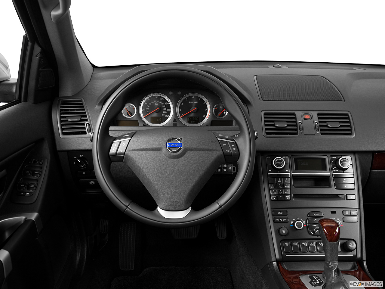2014 Volvo XC90 3.2 FWD Premier Plus Steering wheel/Center Console. 