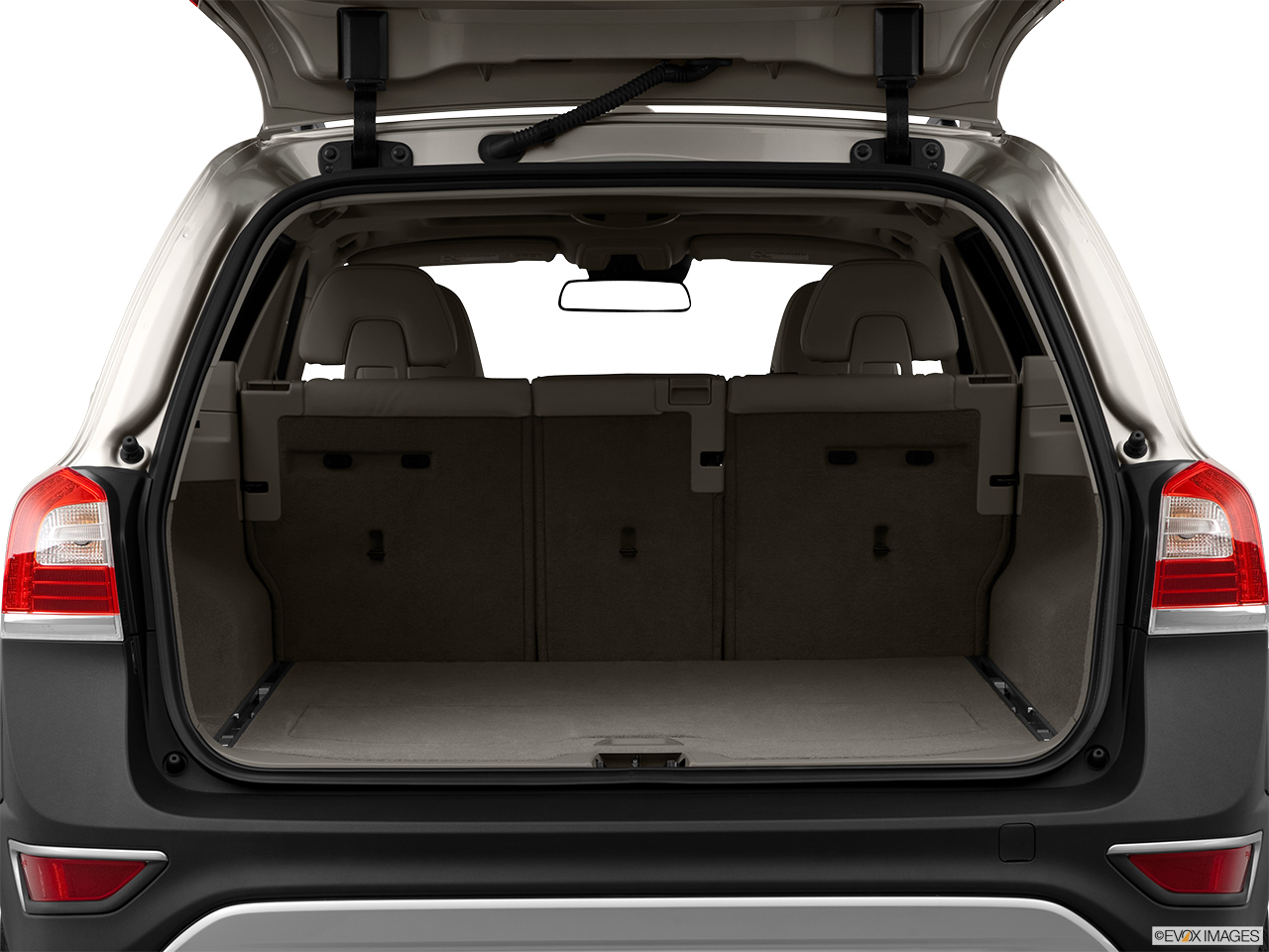 2014 Volvo XC70 3.2 AWD Premier Plus Trunk open. 
