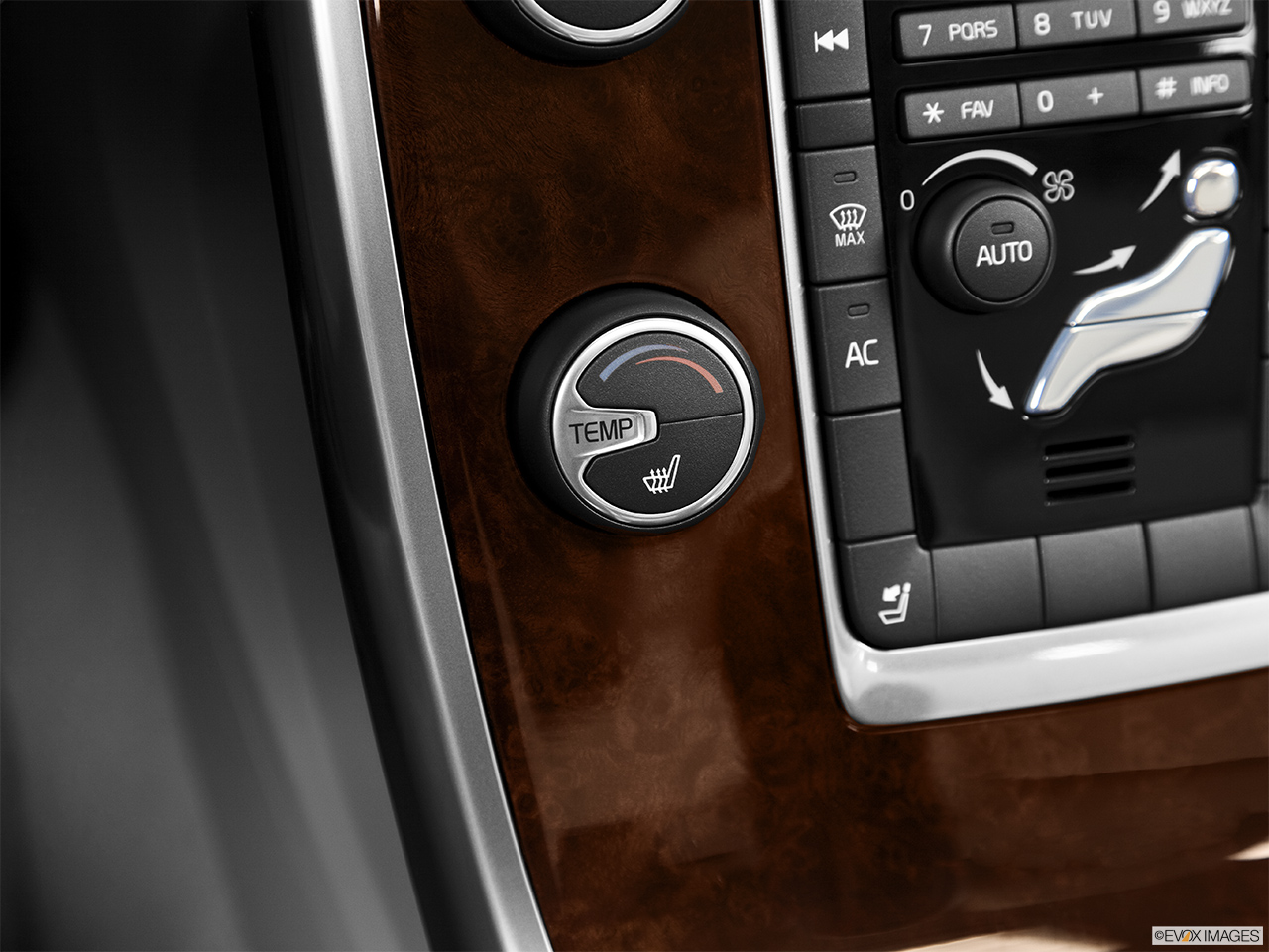 2014 Volvo XC70 3.2 AWD Premier Plus Heated Seats Control 