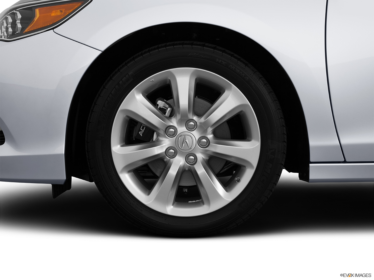 2014 Acura RLX Base Front Drivers side wheel at profile. 