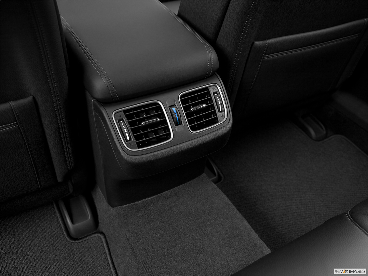 2014 Acura RLX Base Rear A/C controls. 
