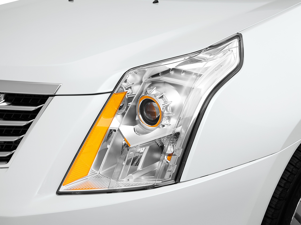 2014 Cadillac SRX Luxury Drivers Side Headlight. 