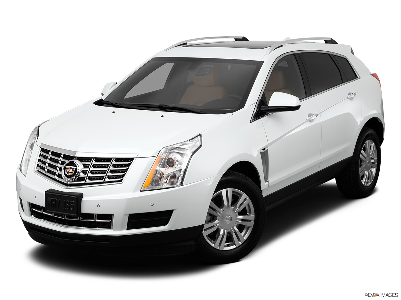 2014 Cadillac SRX Luxury Front angle view. 