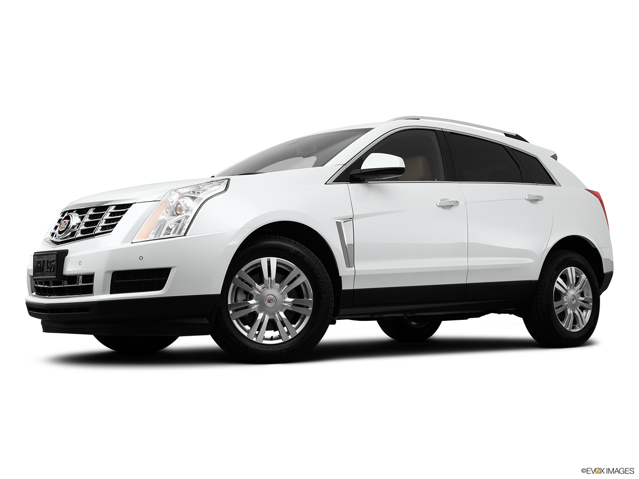 2014 Cadillac SRX Luxury Low/wide front 5/8. 