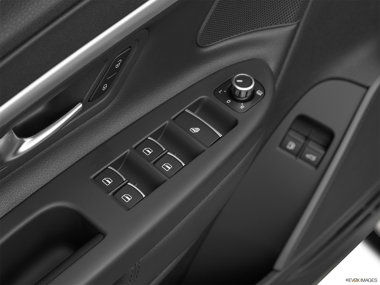 2014 Volkswagen Eos Komfort Driver's side inside window controls. 