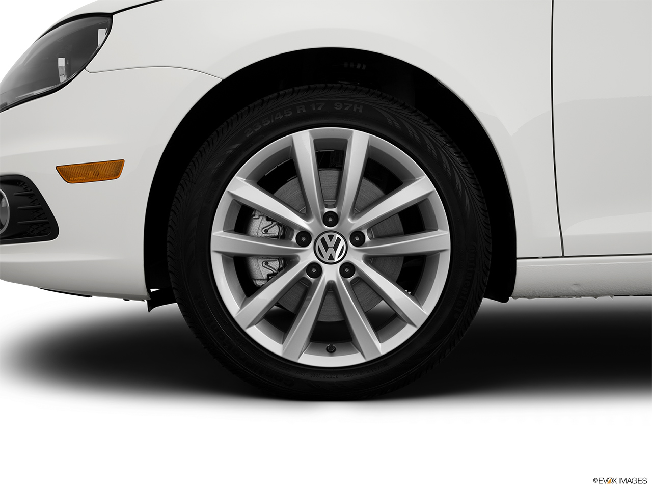 2014 Volkswagen Eos Komfort Front Drivers side wheel at profile. 