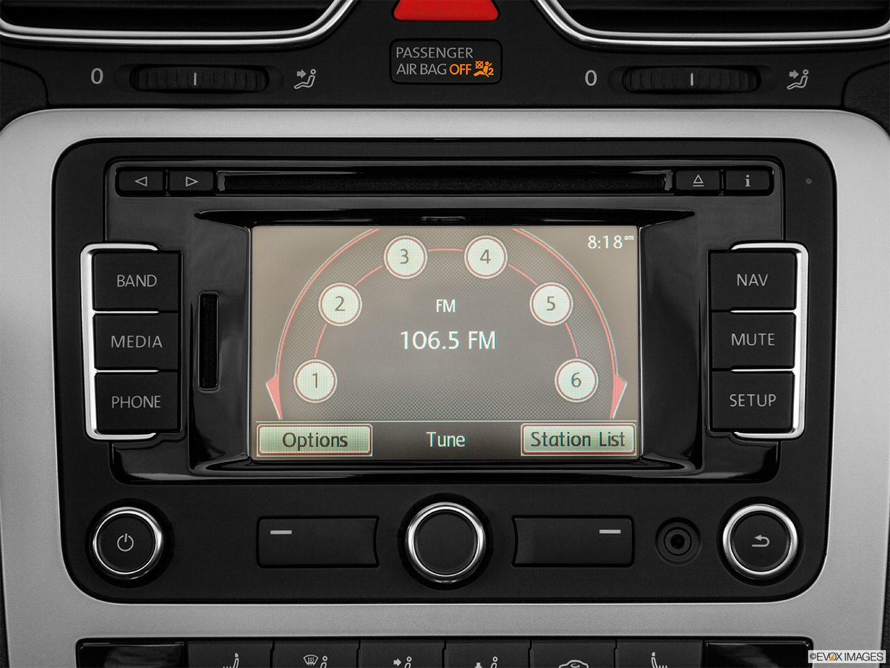 2014 Volkswagen Eos Komfort Closeup of radio head unit 