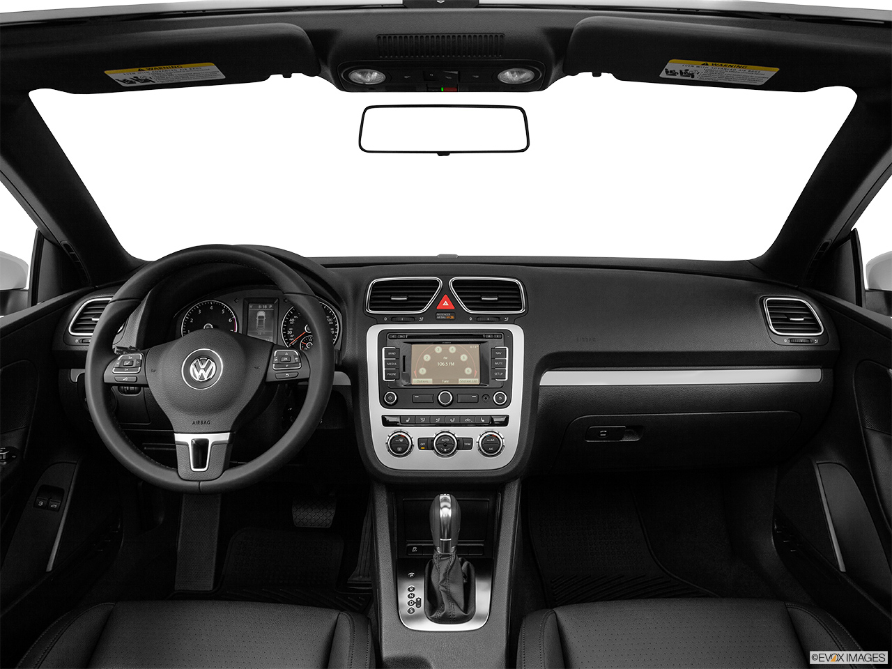 2014 Volkswagen Eos Komfort Centered wide dash shot 