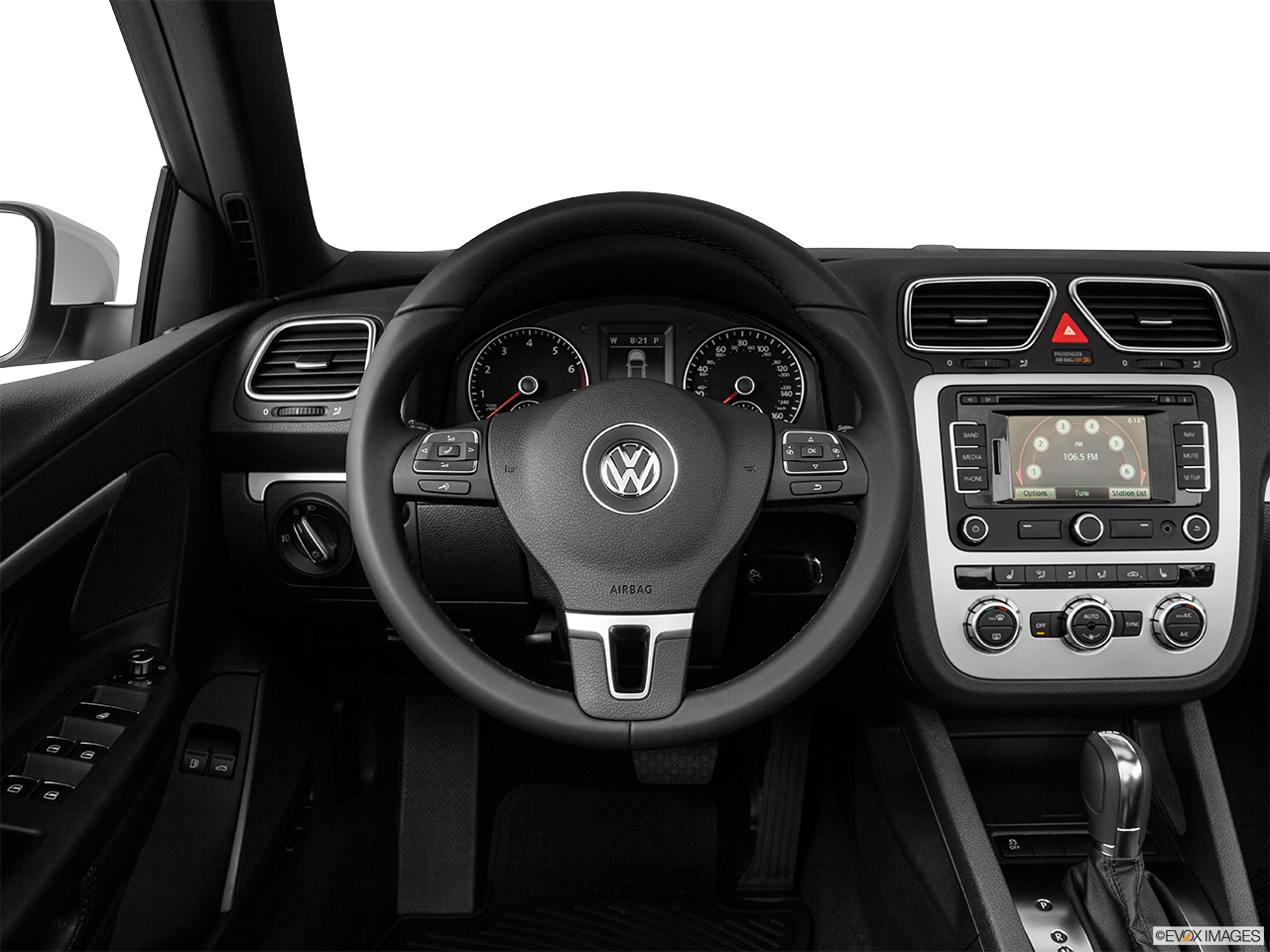 2014 Volkswagen Eos Komfort Steering wheel/Center Console. 