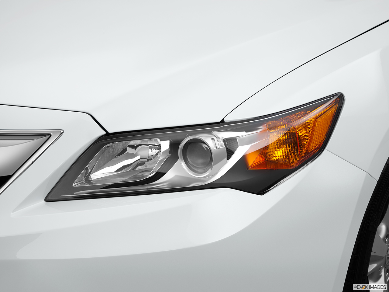 2015 Acura ILX 6-Speed Manual Drivers Side Headlight. 