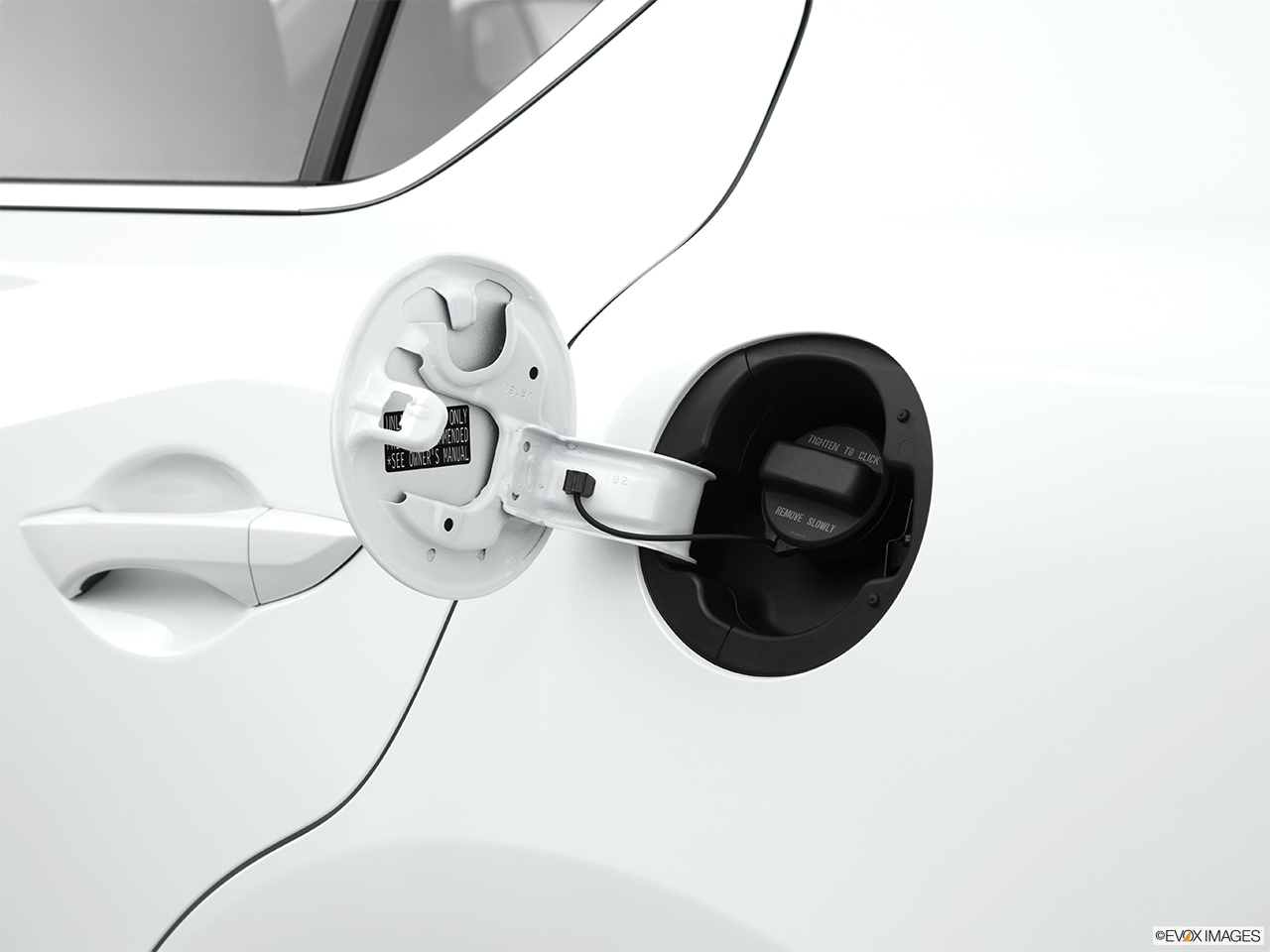 2015 Acura ILX 6-Speed Manual Gas cap open. 