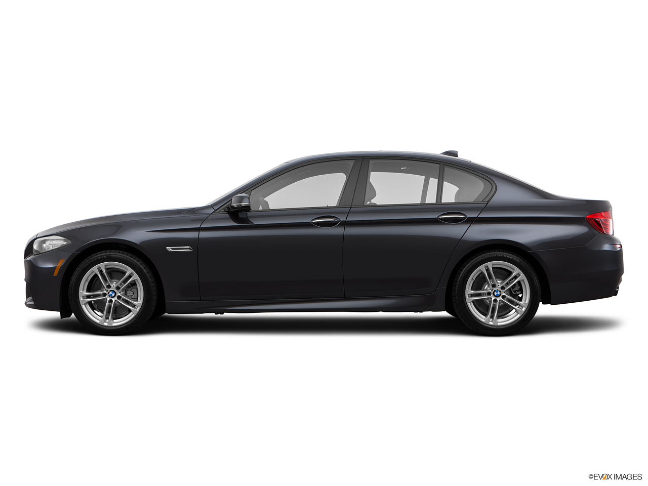 2024 BMW 5-series   Side
