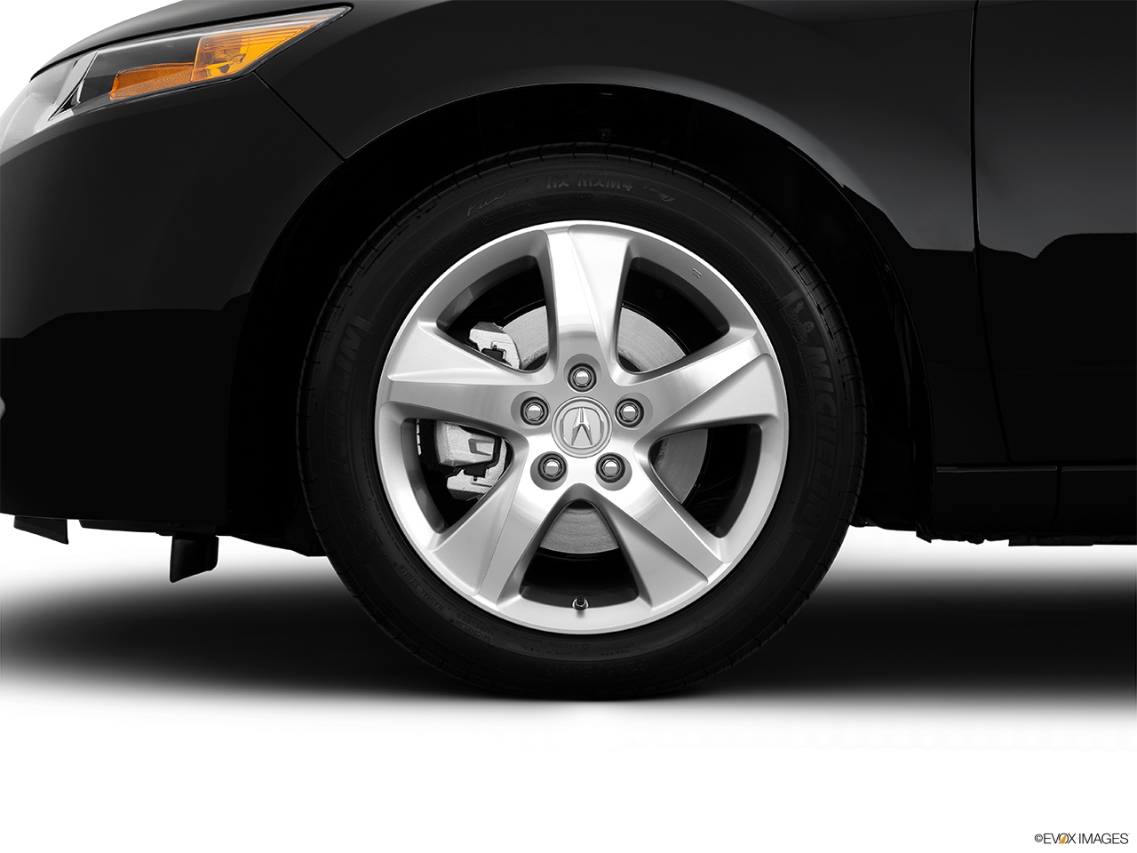 2014 Acura TSX 5-speed Automatic Front Drivers side wheel at profile. 
