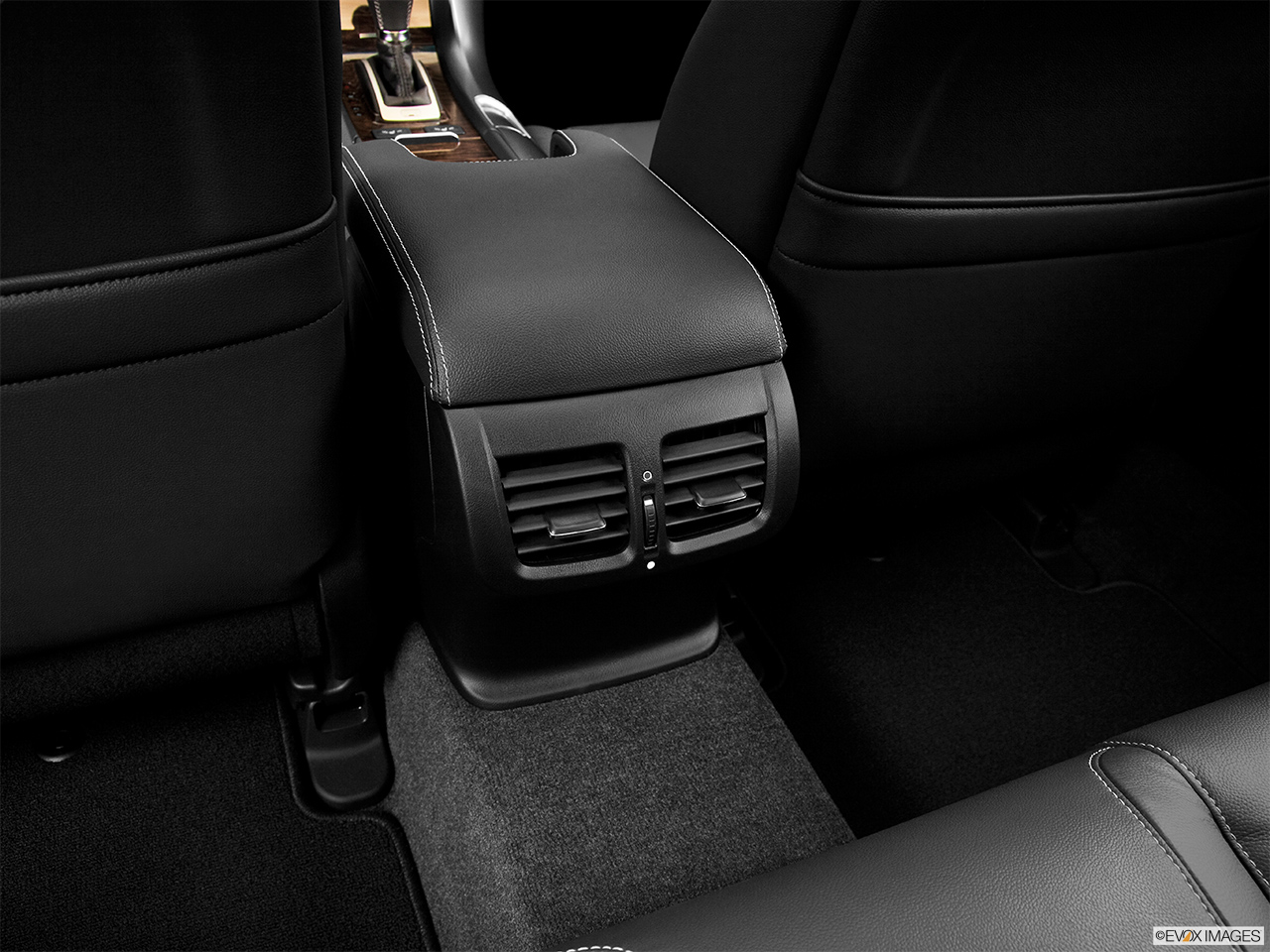 2014 Acura TL Special Edition Rear A/C controls. 