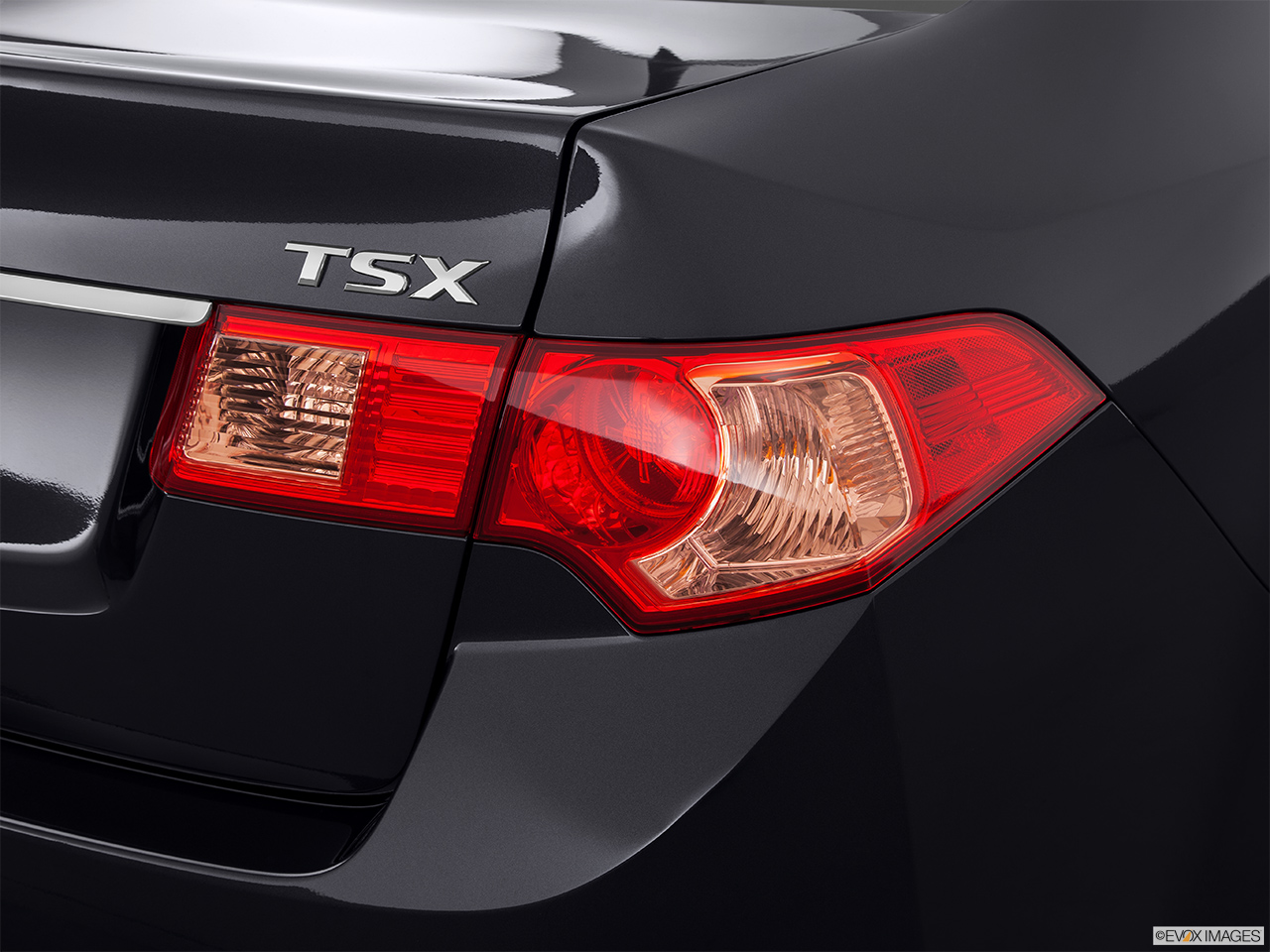 2014 Acura TSX 5-Speed Automatic Passenger Side Taillight. 