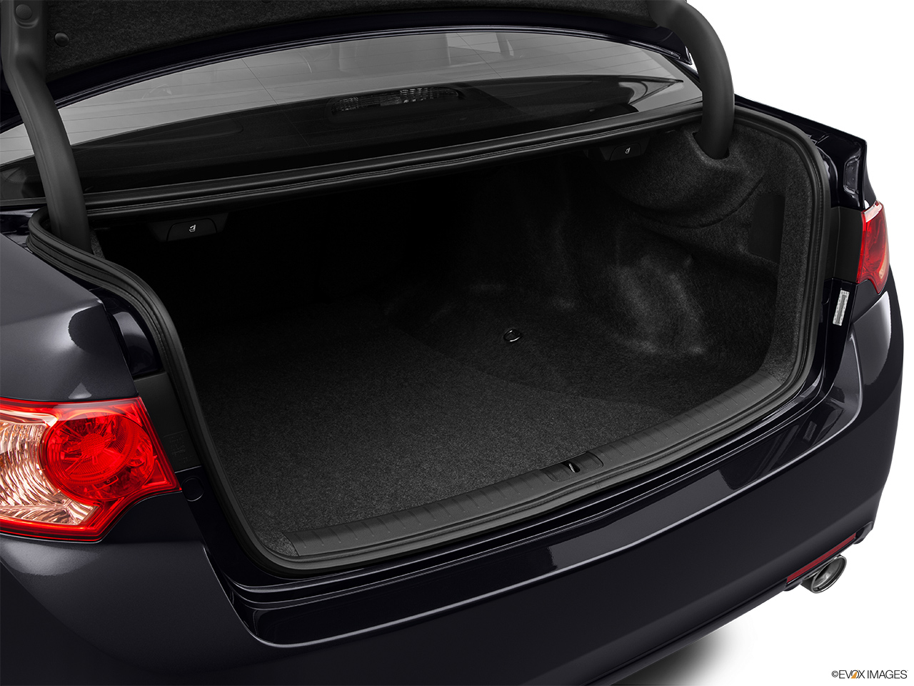 2014 Acura TSX 5-Speed Automatic Trunk open. 