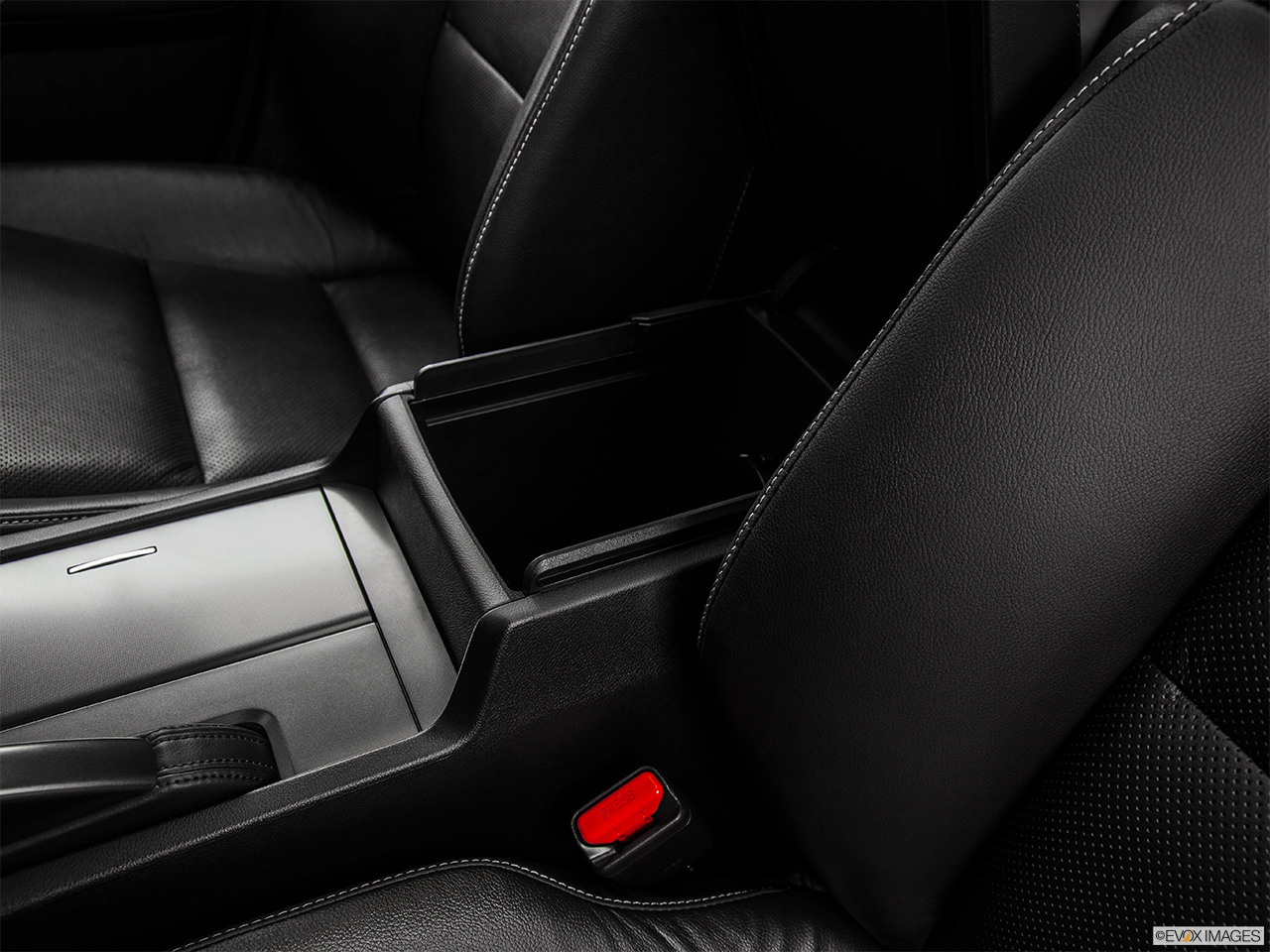 2014 Acura TSX 5-Speed Automatic Front center divider. 