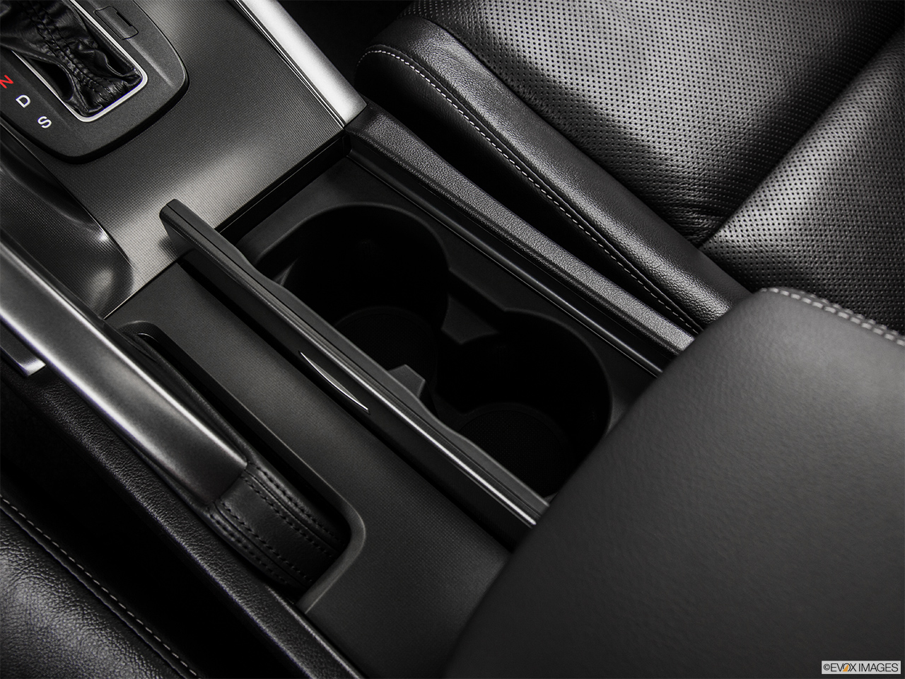 2014 Acura TSX 5-Speed Automatic Cup holders. 