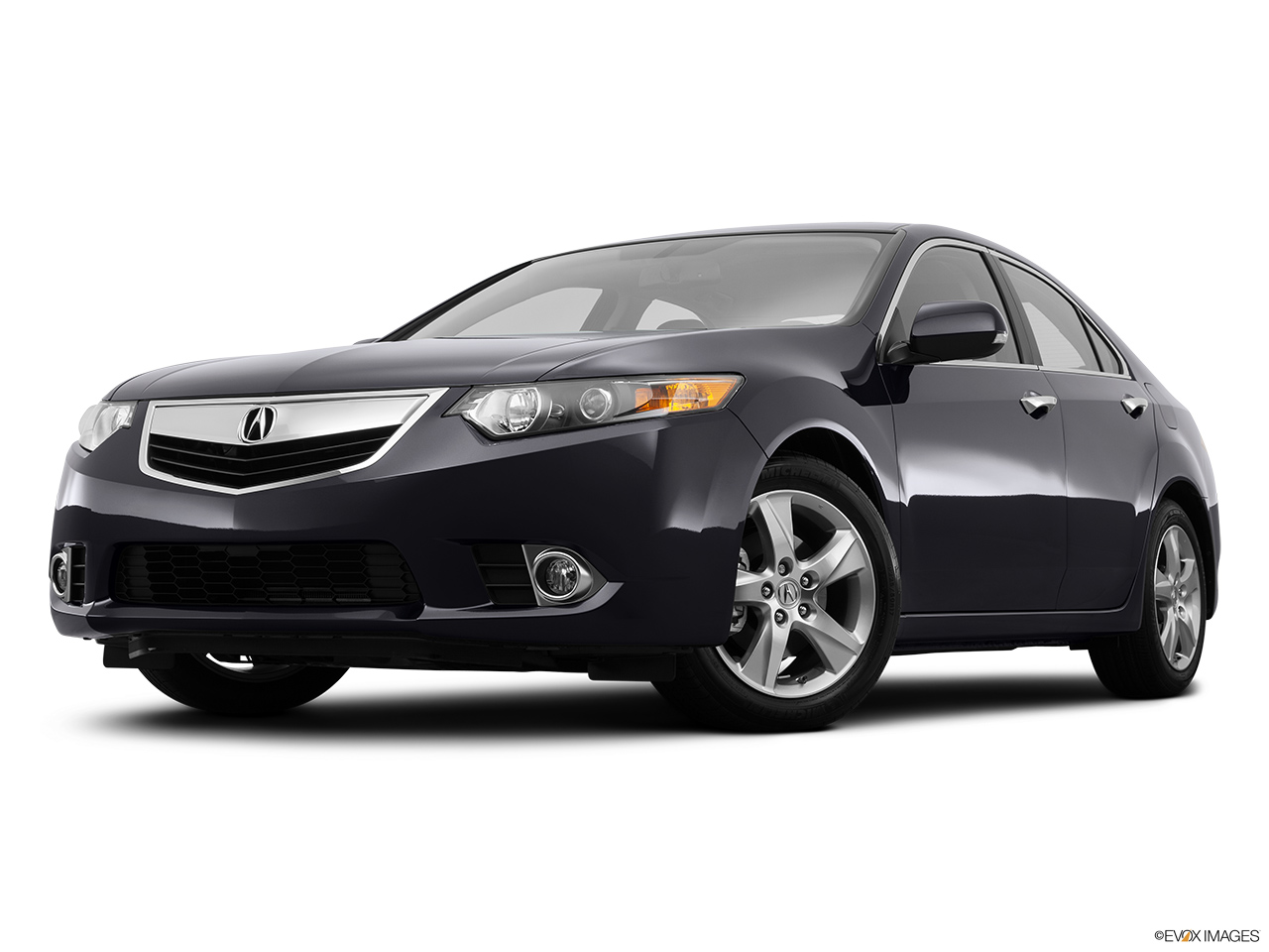 2014 Acura TSX 5-Speed Automatic Front angle view, low wide perspective. 