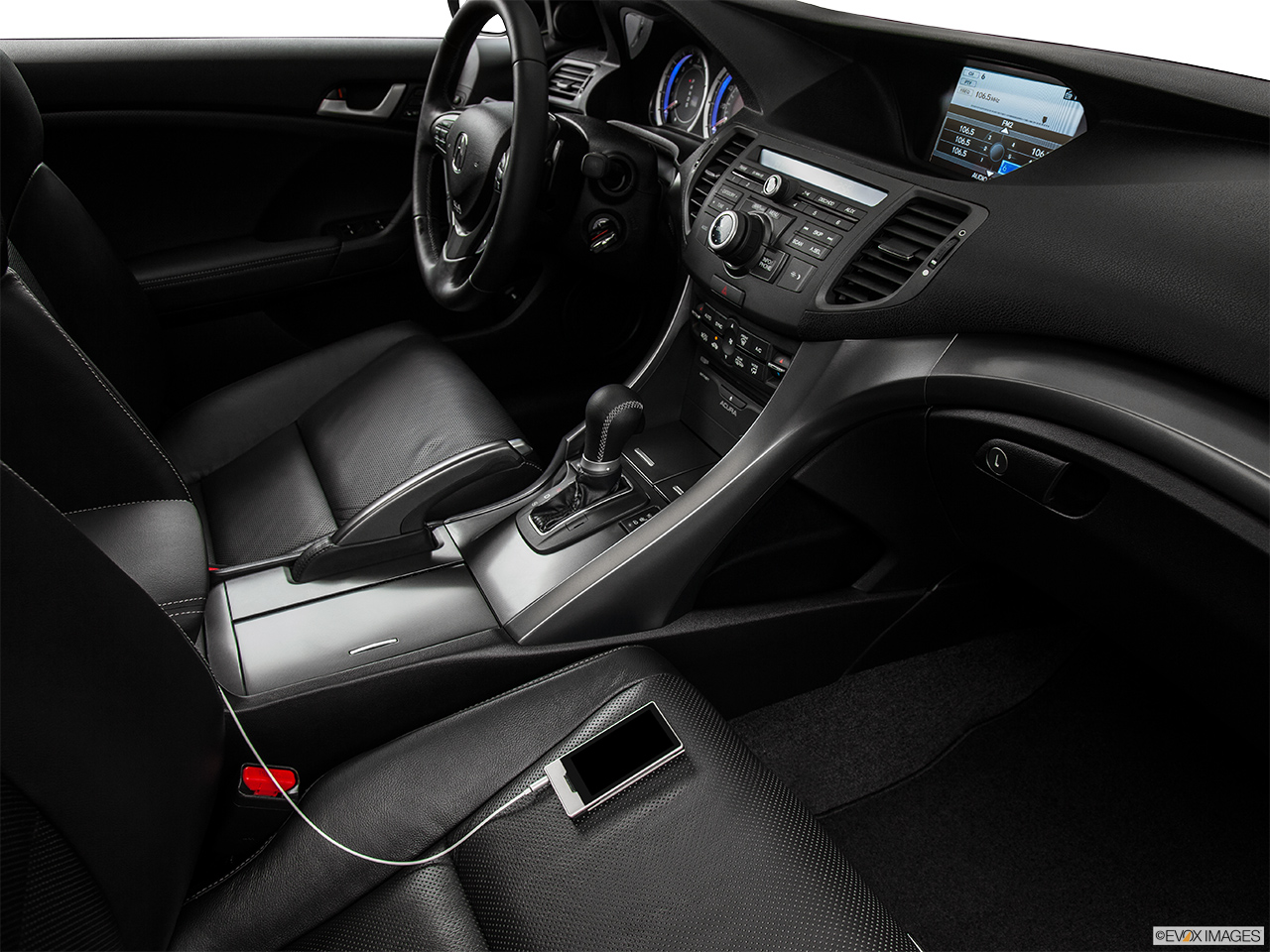 2014 Acura TSX 5-Speed Automatic Zune and auxiliary jack 