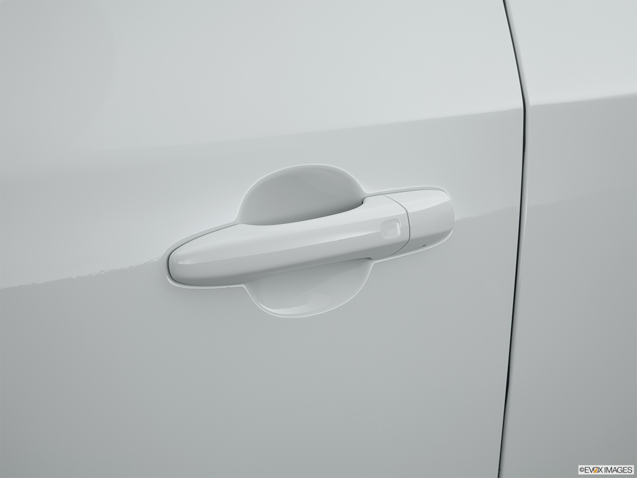 2015 Volvo V60 Premier Plus Drivers Side Door handle. 