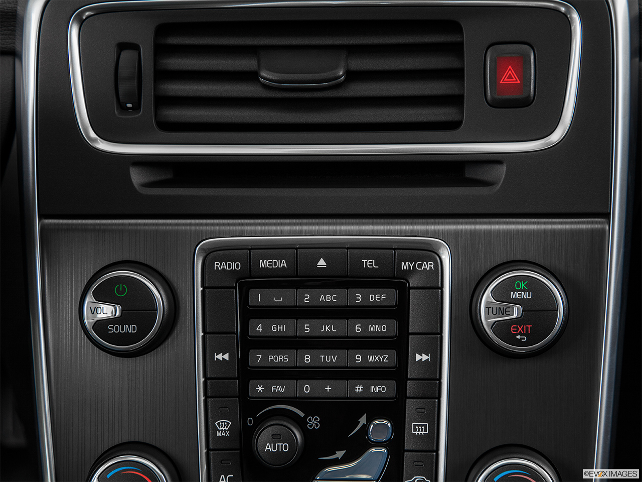 2015 Volvo V60 Premier Plus Interior Bonus Shots (no set spec) 