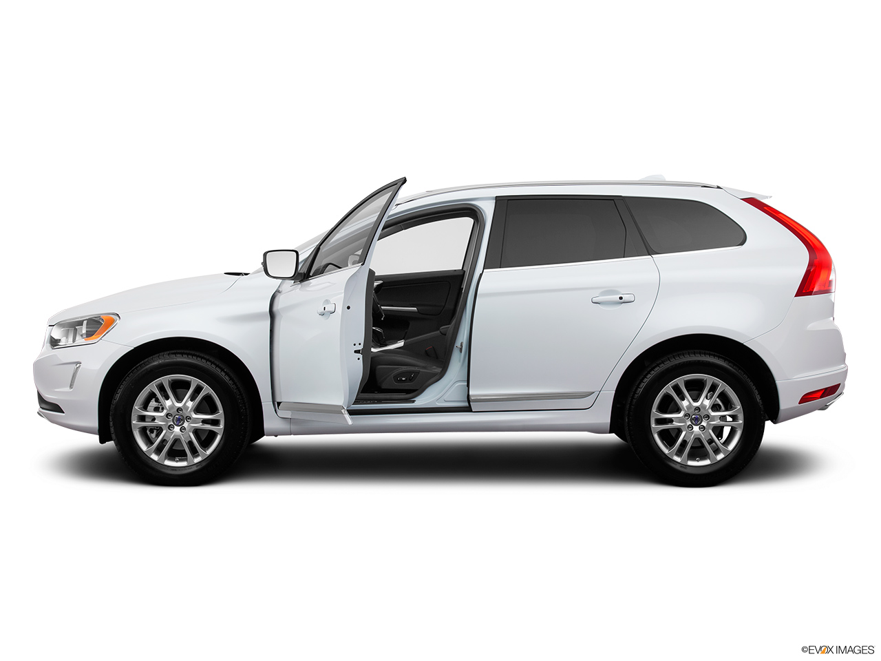 2015 Volvo XC60 Premier Driver's side profile with drivers side door open. 