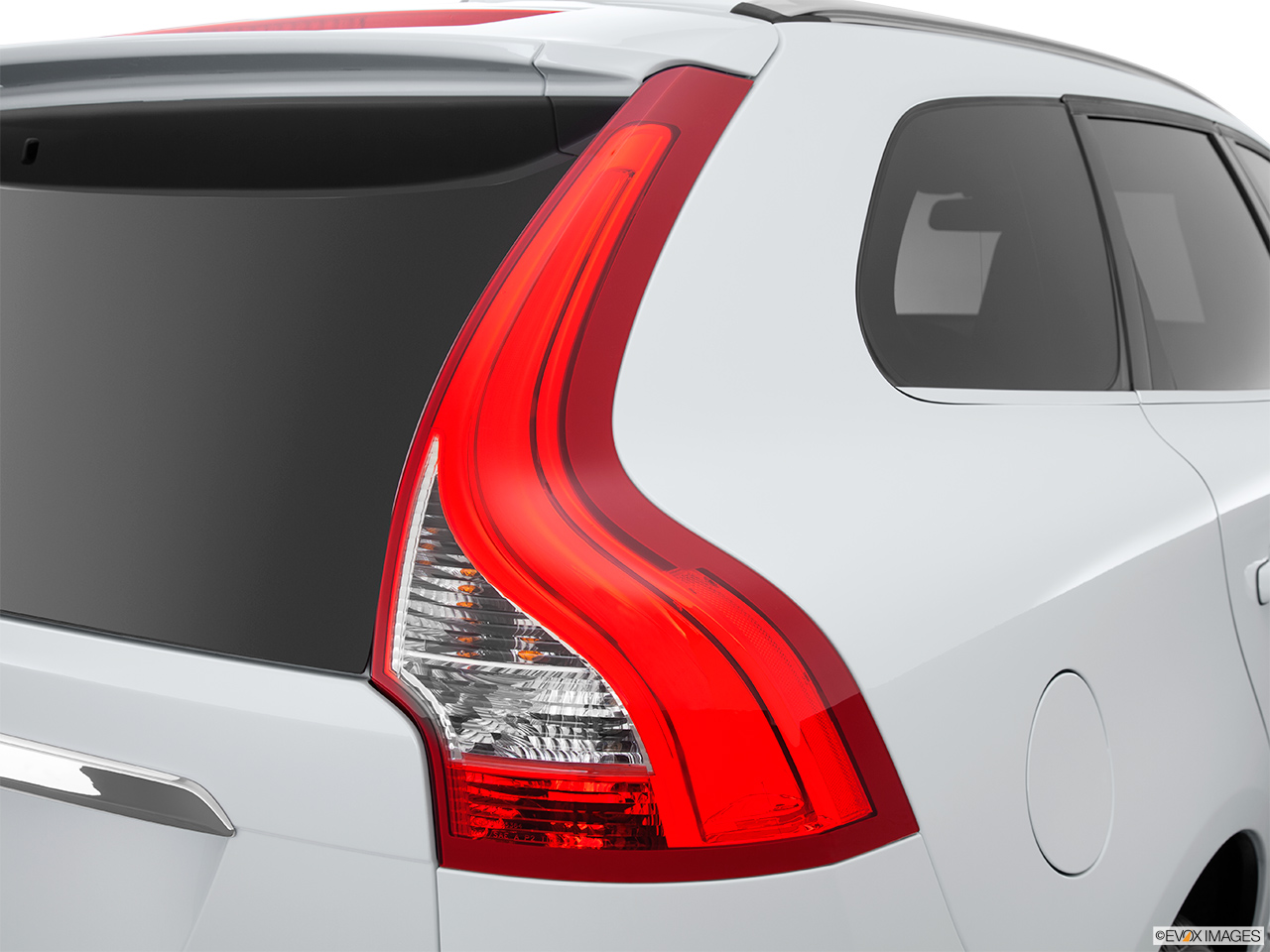 2015 Volvo XC60 Premier Passenger Side Taillight. 