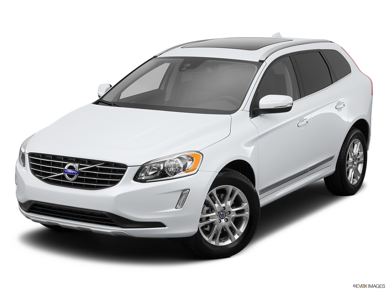 2015 Volvo XC60 Premier Front angle view. 
