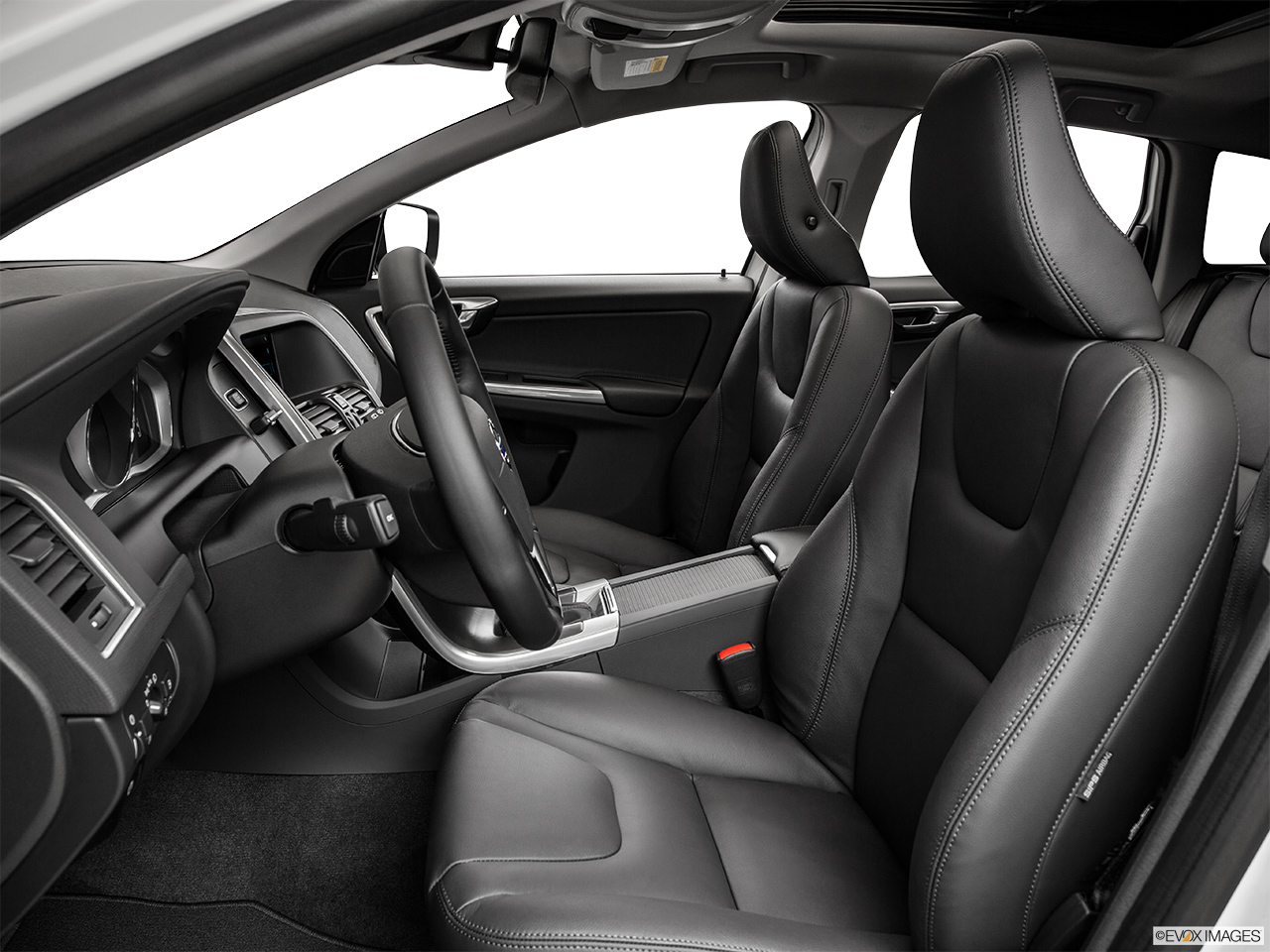 2015 Volvo XC60 Premier Front seats from Drivers Side. 