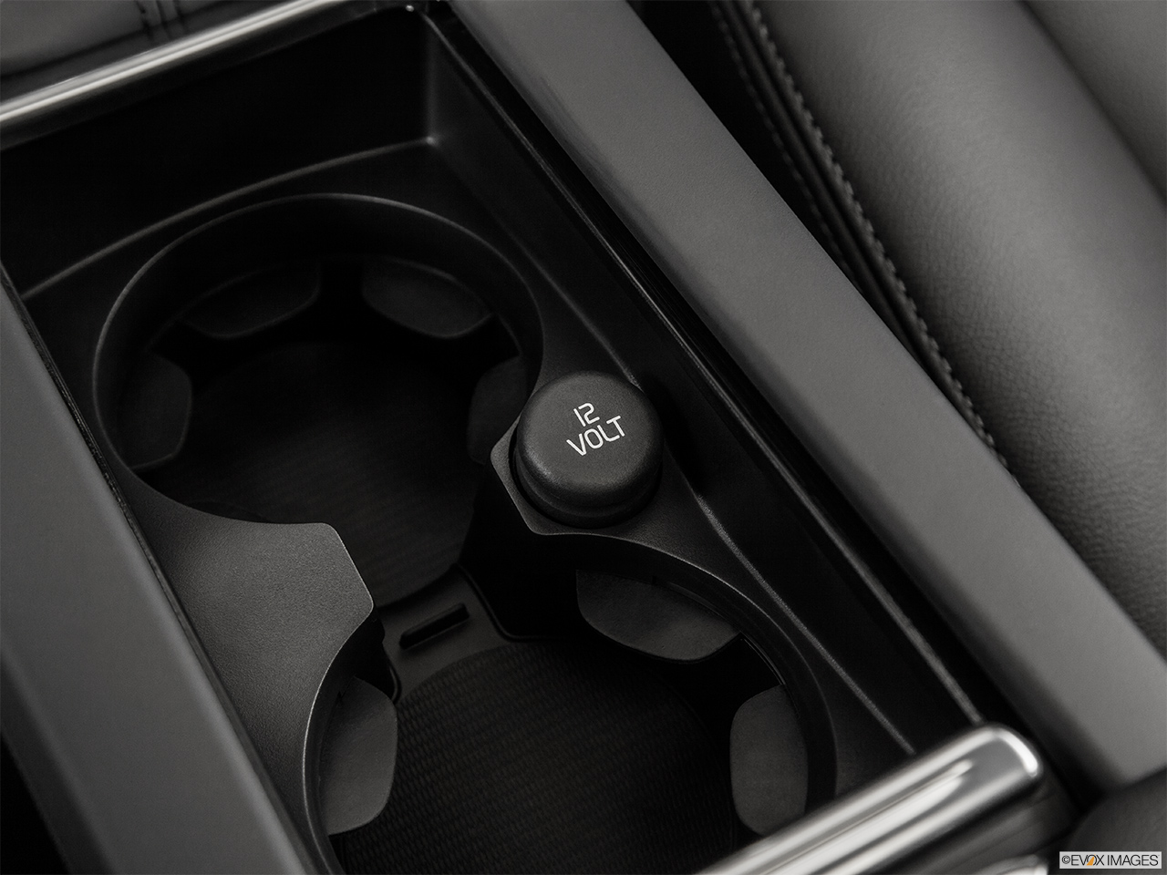 2015 Volvo XC60 Premier Main power point. 