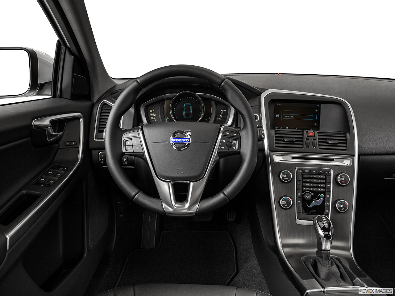 2015 Volvo XC60 Premier Steering wheel/Center Console. 
