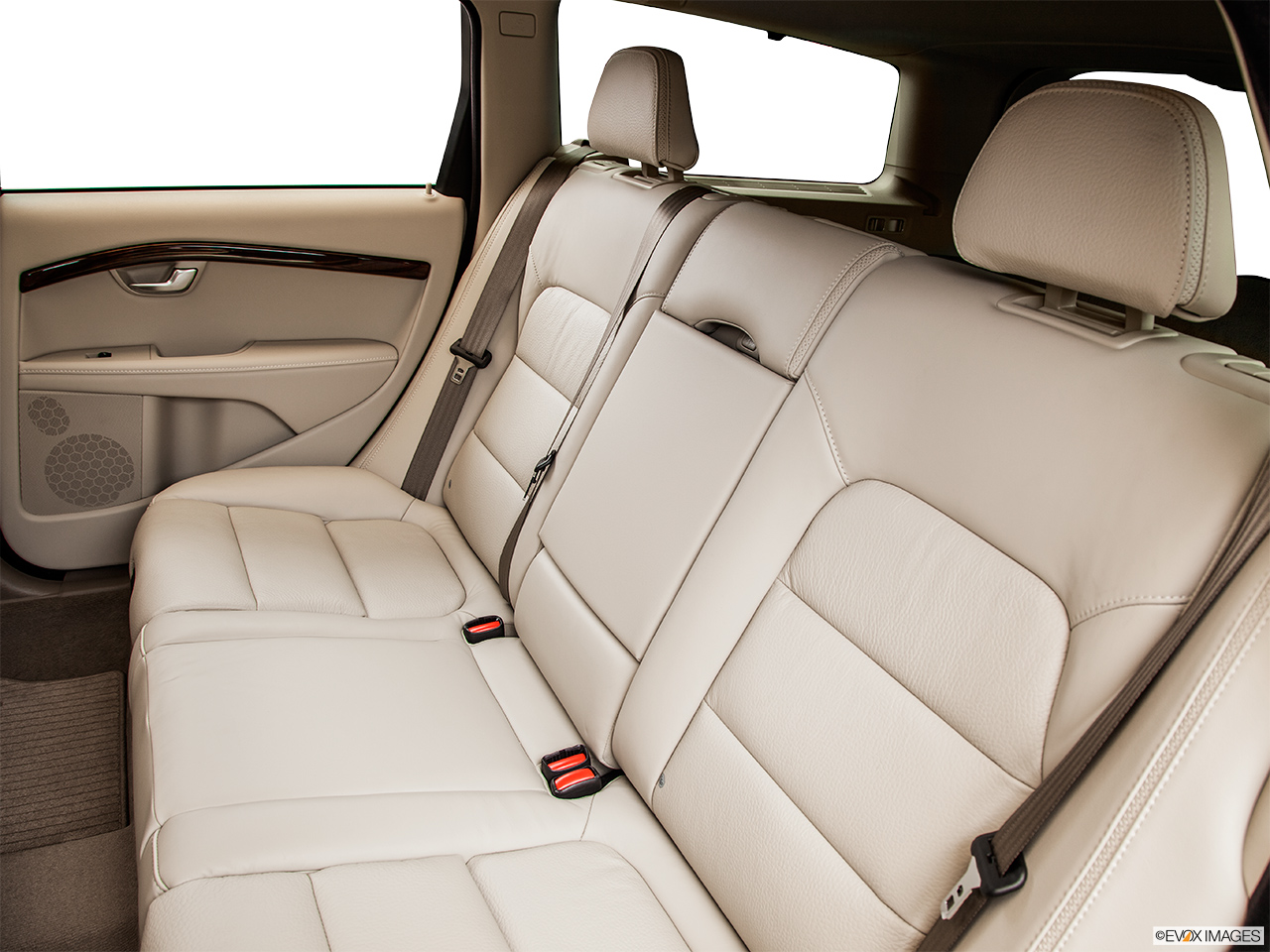 2015 Volvo XC70 Premier Plus Rear seats from Drivers Side. 
