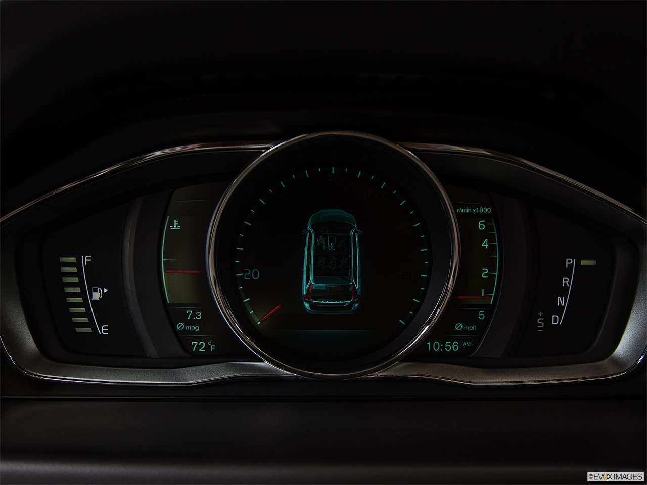 2015 Volvo XC70 Premier Plus Speedometer/tachometer. 