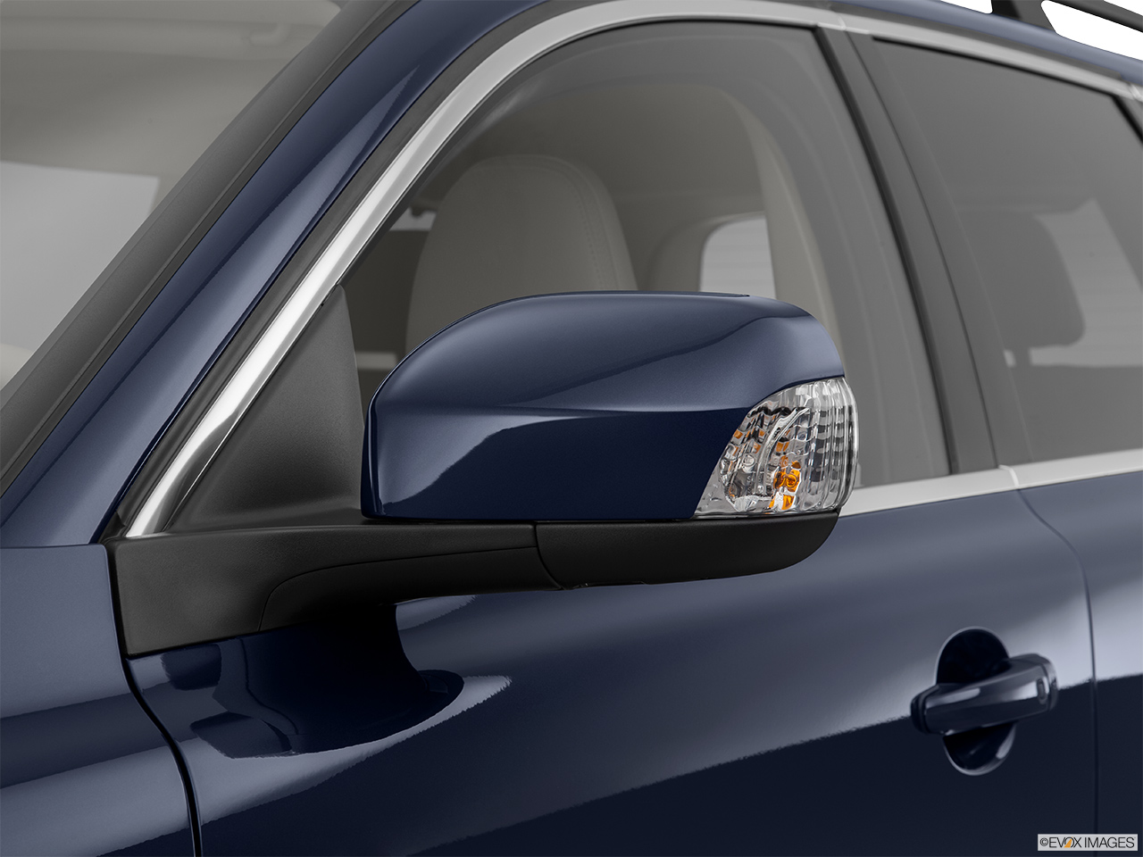2015 Volvo XC70 Premier Plus Driver's side mirror, 3_4 rear 