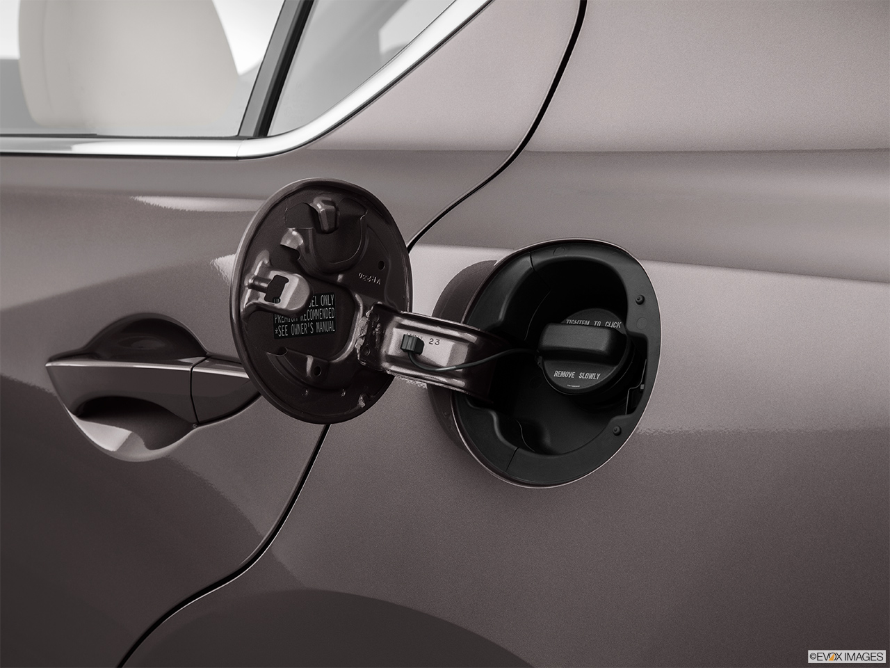 2014 Acura ILX Hybrid Base Gas cap open. 