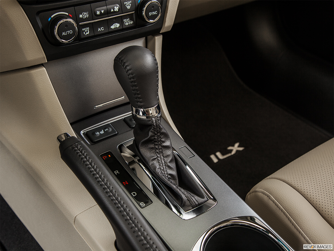 2014 Acura ILX Hybrid Base Gear shifter/center console. 