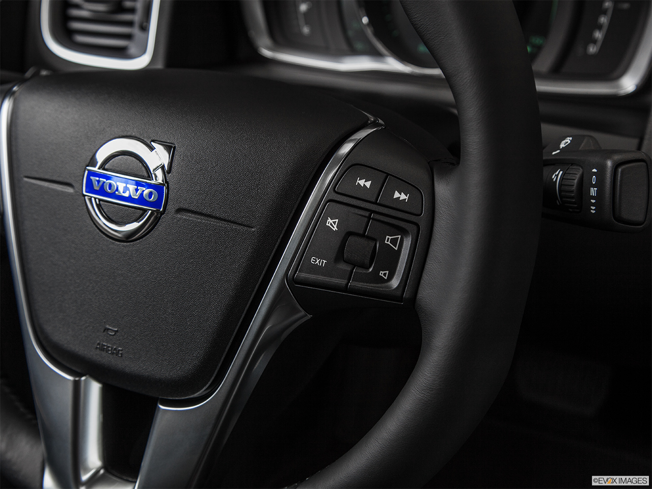 2015 Volvo S60 Premier Steering Wheel Controls (Right Side) 