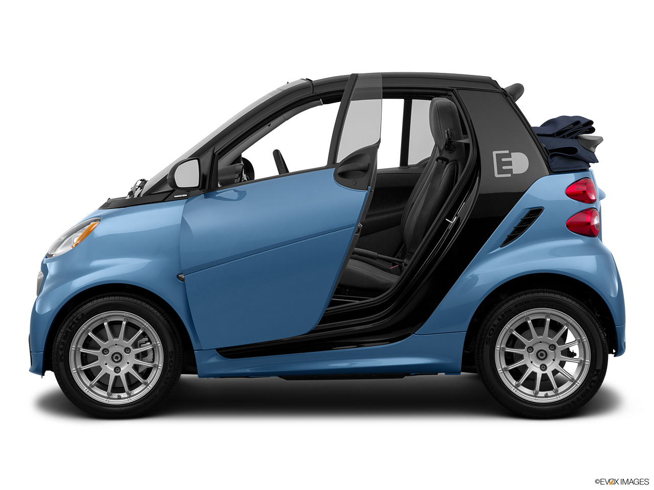 2014 Smart Fortwo Electric Drive Base Driver's side profile with drivers side door open. 