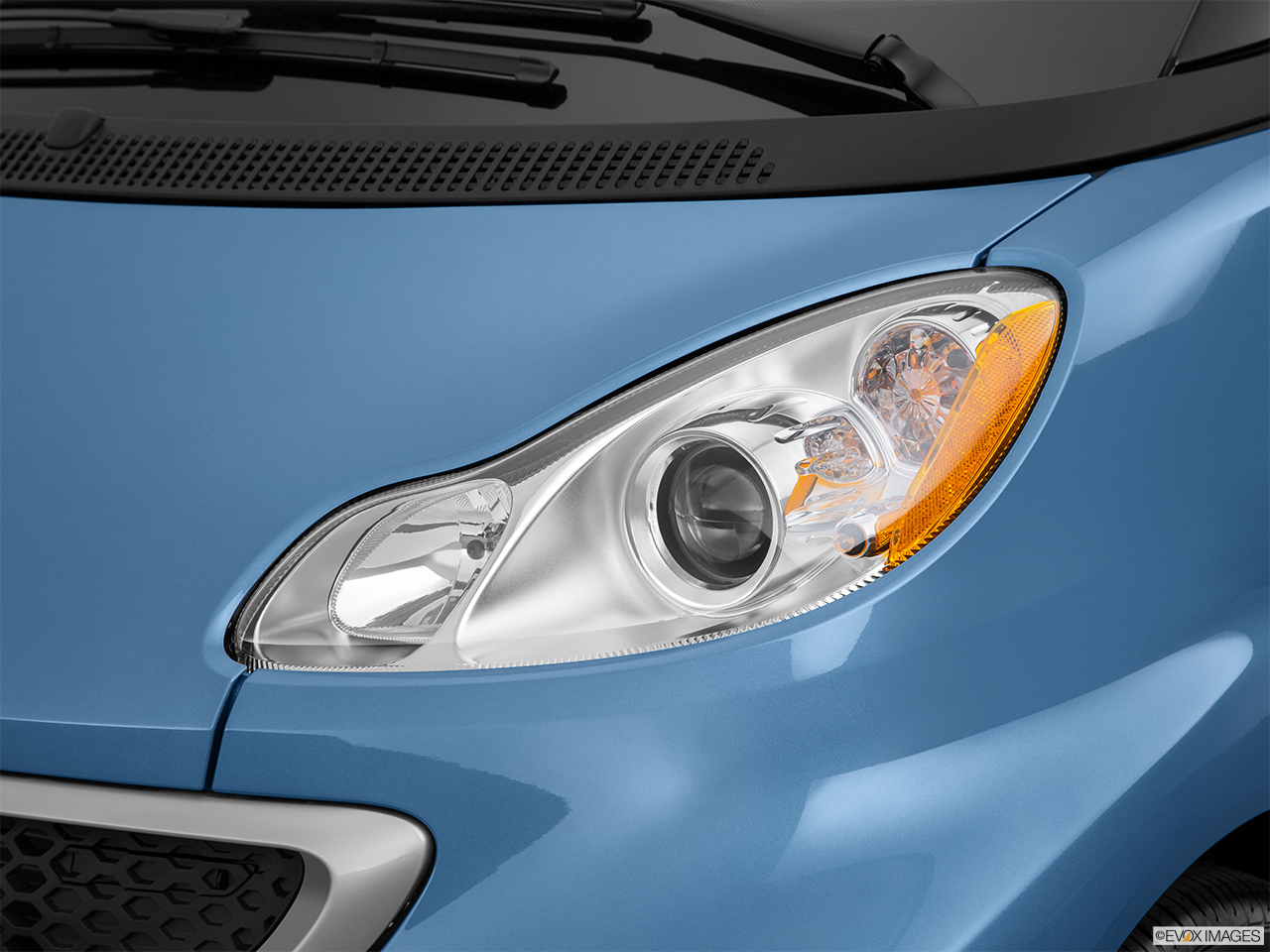 2014 Smart Fortwo Electric Drive Base Drivers Side Headlight. 