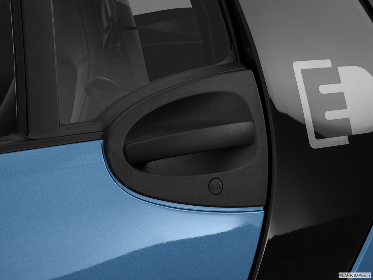 2014 Smart Fortwo Electric Drive Base Drivers Side Door handle. 